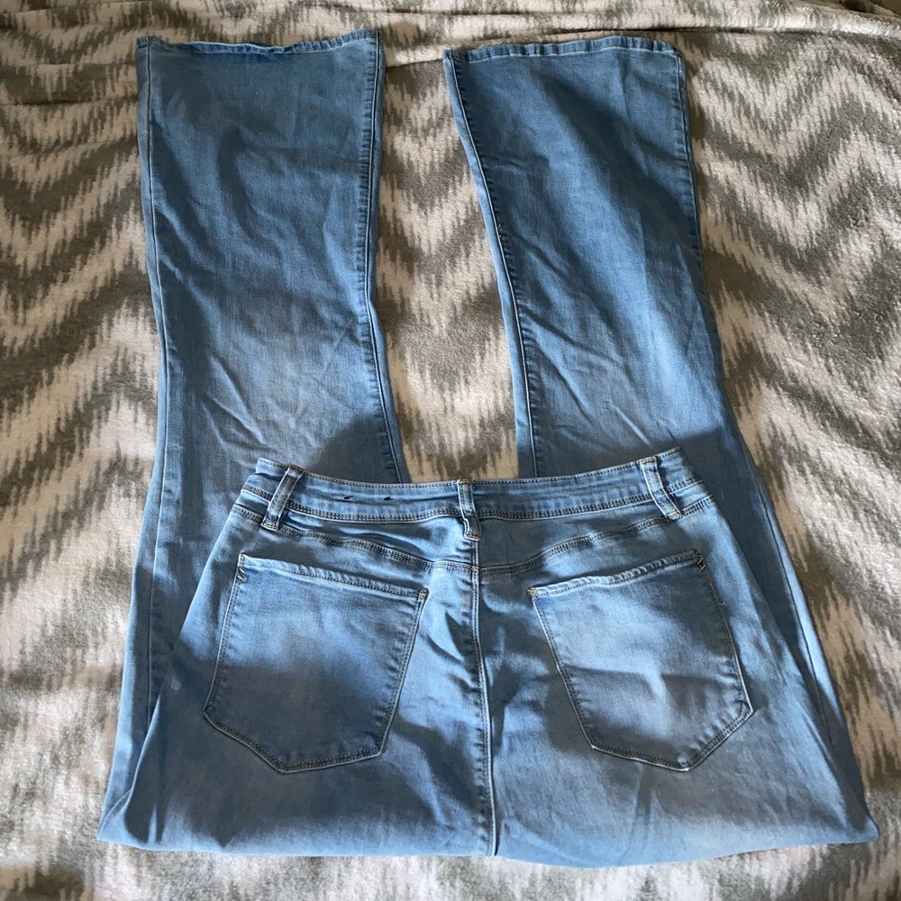 Condesa Soft Stretch Bootcut Jeans - Medium Wash size 14